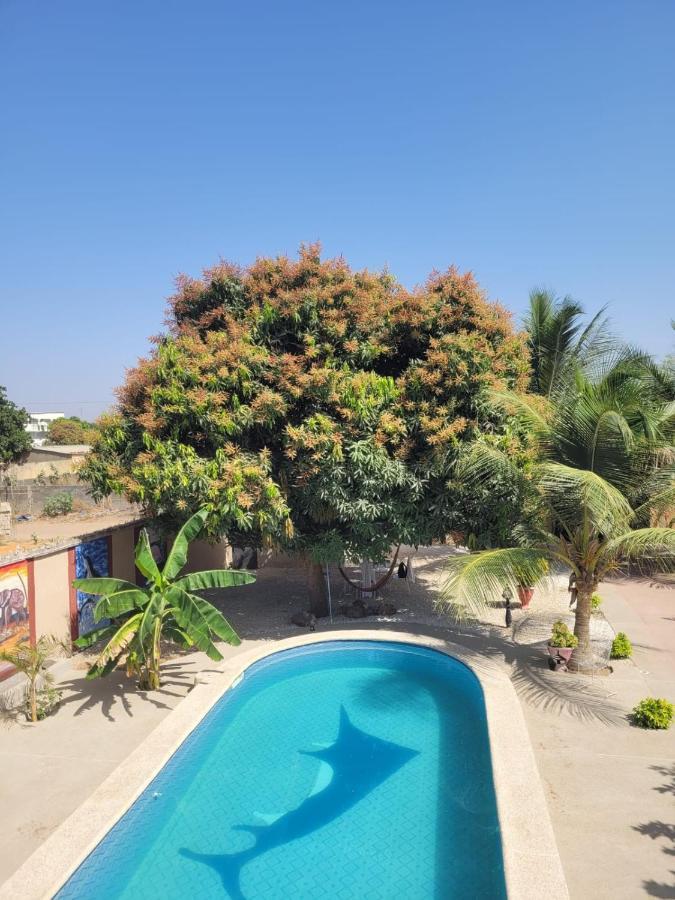 Auberge Keur Ely Ouoran Bagian luar foto