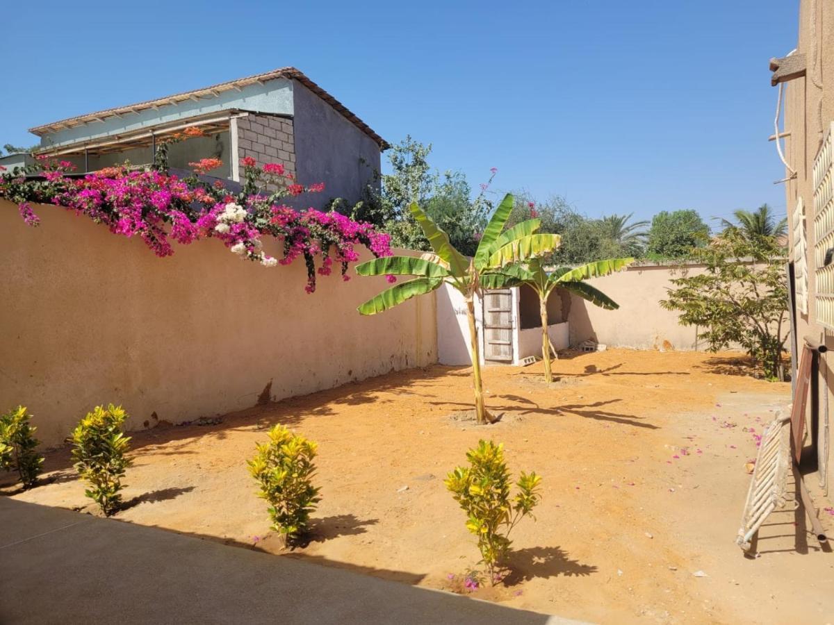 Auberge Keur Ely Ouoran Bagian luar foto