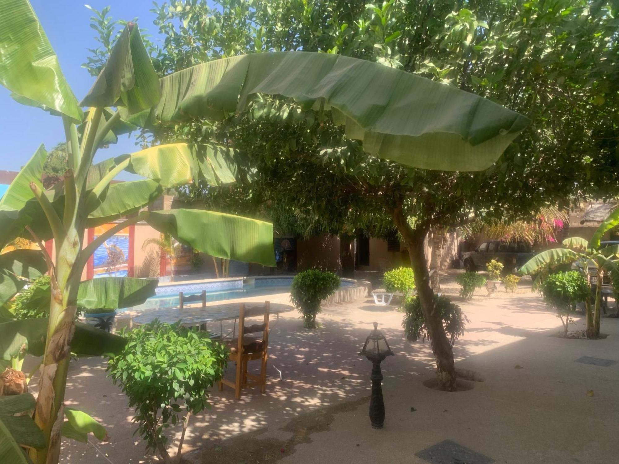 Auberge Keur Ely Ouoran Bagian luar foto