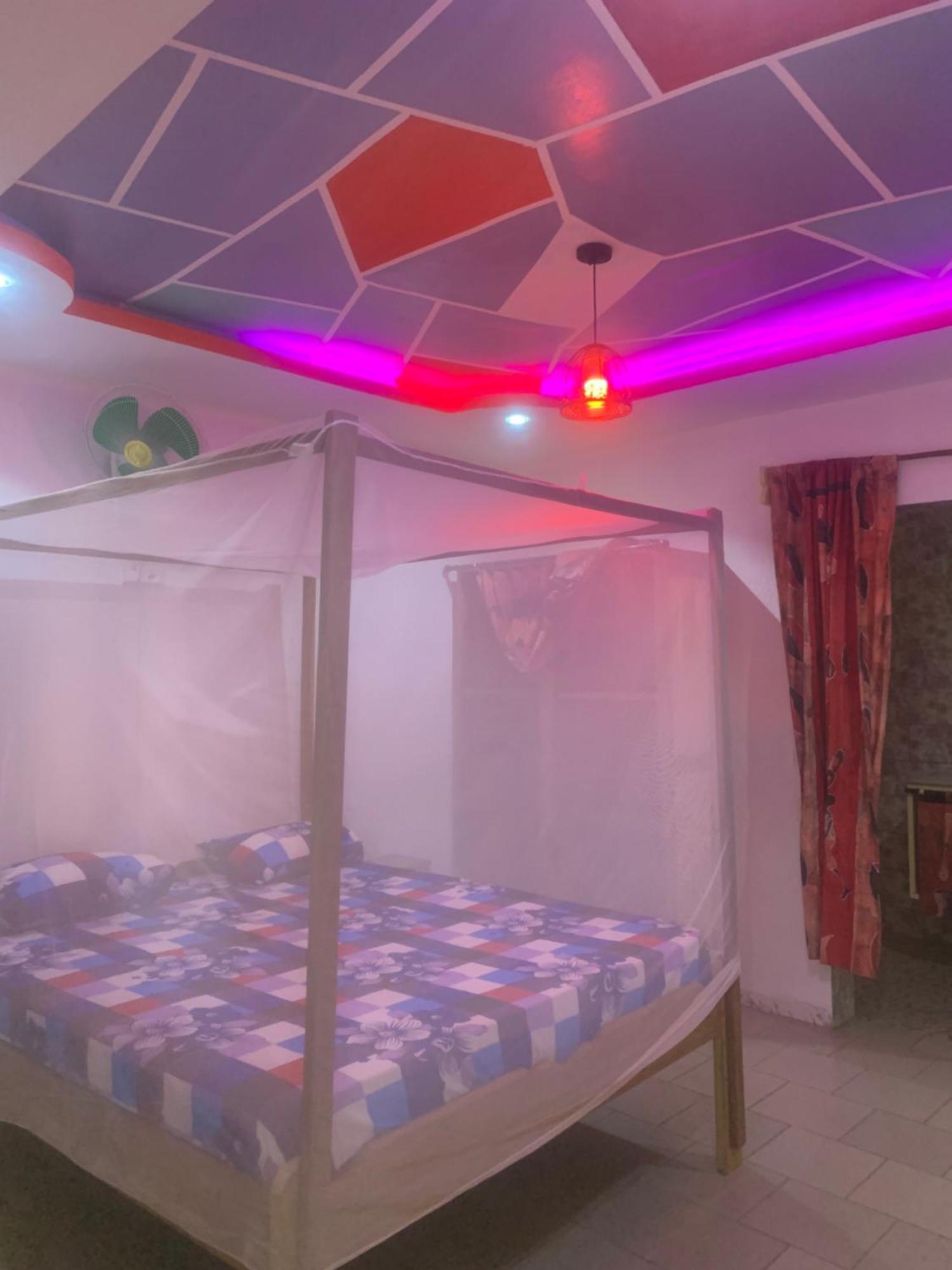 Auberge Keur Ely Ouoran Bagian luar foto
