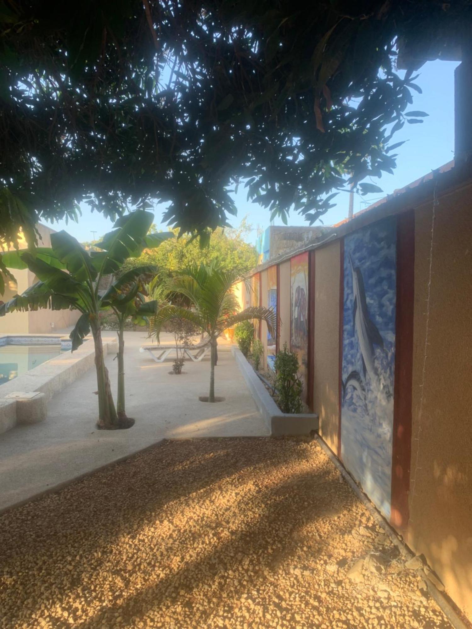 Auberge Keur Ely Ouoran Bagian luar foto