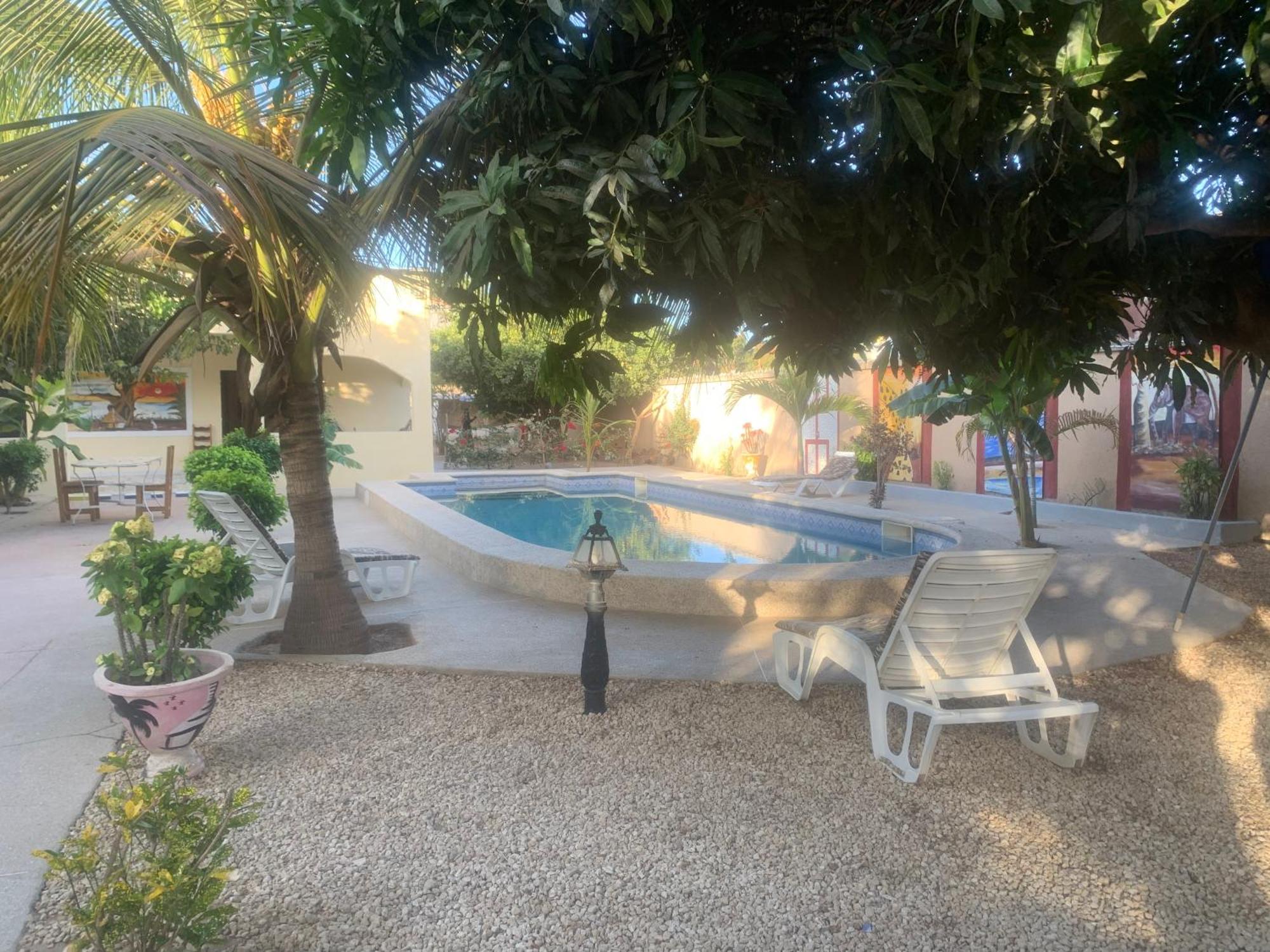 Auberge Keur Ely Ouoran Bagian luar foto