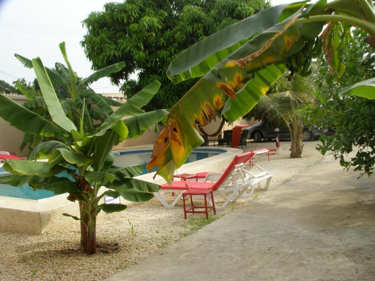 Auberge Keur Ely Ouoran Bagian luar foto